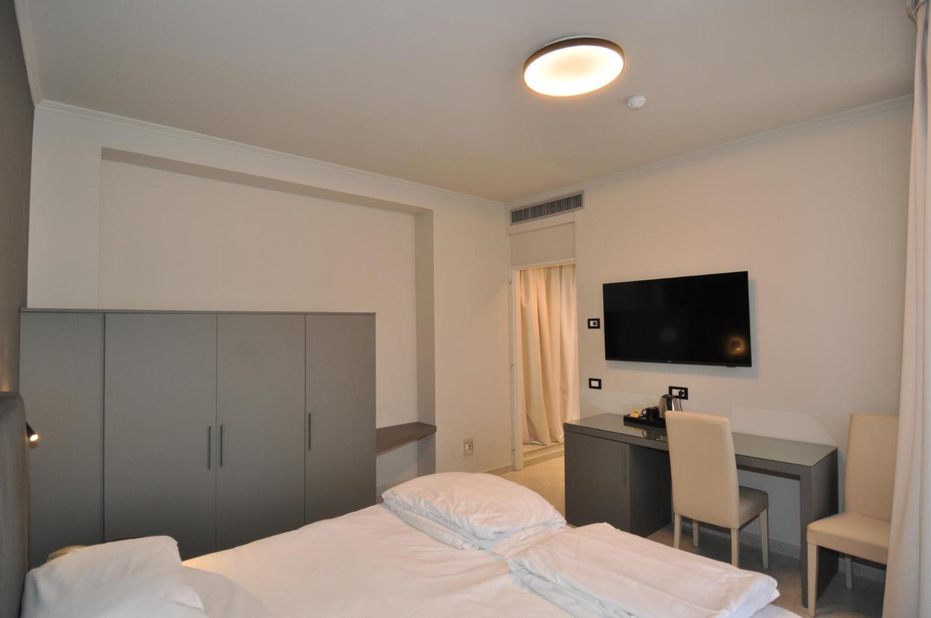 Deluxe Double or Twin Room Balcony,1697854390:JPEG