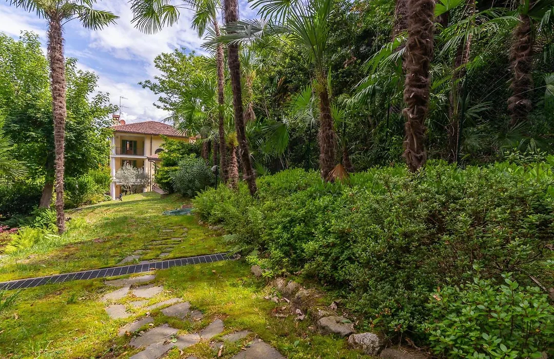 Villa Isabella: Lakefront Room with Park View Balcony-1